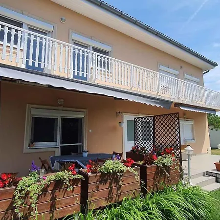In - Balaton 20348 Zamardi