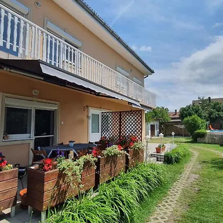 Apartment In - Balaton 20348 Zamardi