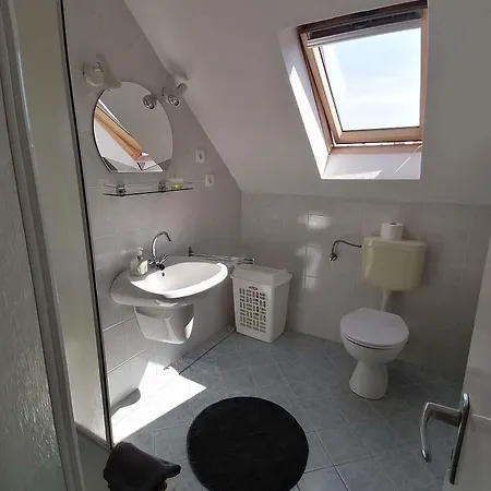 Apartman In Zamardi/balaton 20348 *