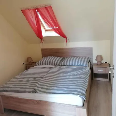 Apartman In Zamardi/balaton 20348 *
